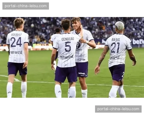 实时:比赛第78分钟,图卢兹后卫加布里埃尔森累计两张黄牌被罚下 实时:比赛第78分钟,图卢兹后卫加布里埃尔森累计两张黄牌被罚下