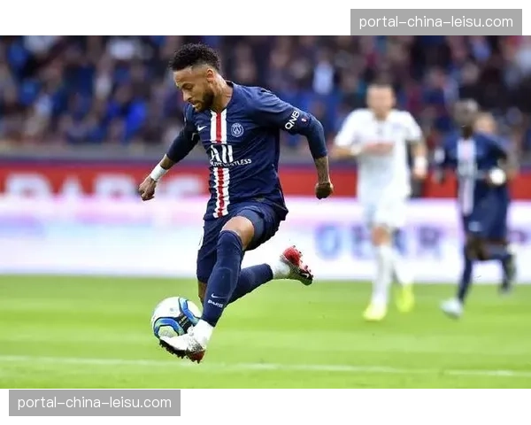 巴黎圣日耳曼3-0昂热，森尼·马尤鲁第39分钟破门